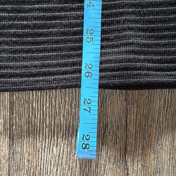 Chico's Ribbed Knit Structured Tunic Top Black - Picture 10 of 10